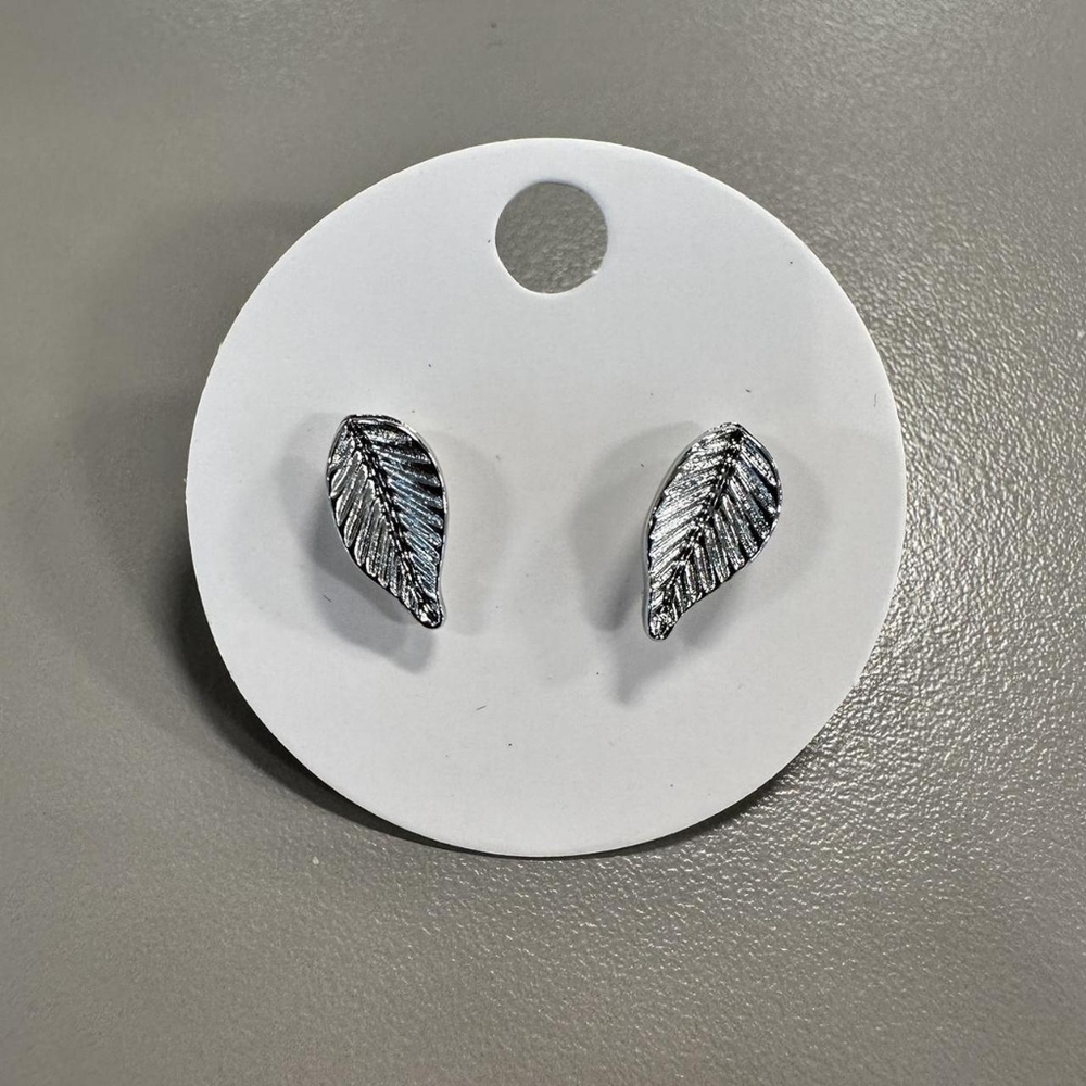Silver leaf stud earrings